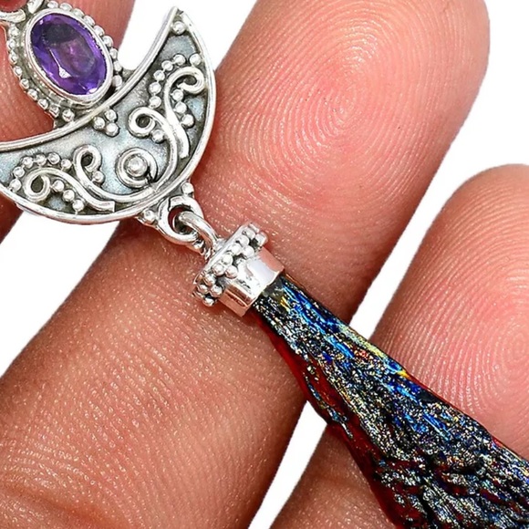 ✨Charged✨ Crescent moon gemstone pendants - Picture 4 of 5